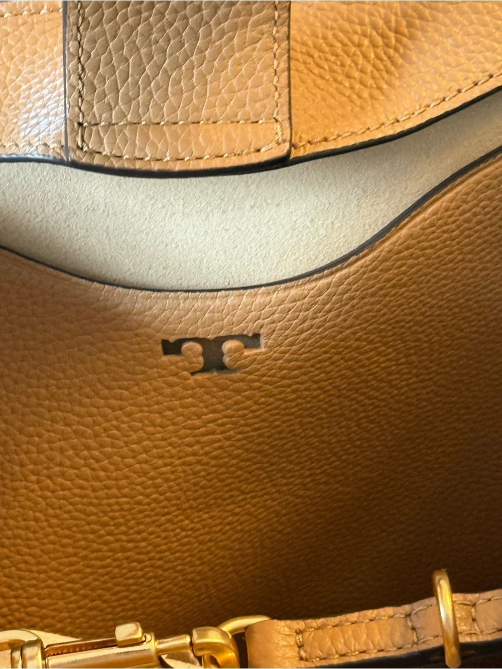 Tory Burch front leather gold